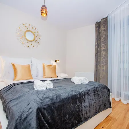 Inpoint Spacious Apartments Near Main Square & Kazimierz District Cracovia Esterno foto
