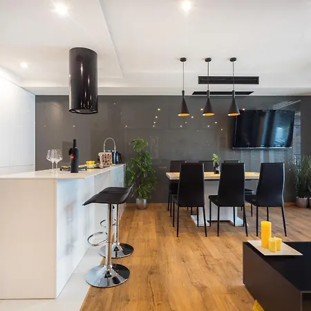 Inpoint Spacious Apartments Near Main Square & Kazimierz District Cracovia Esterno foto