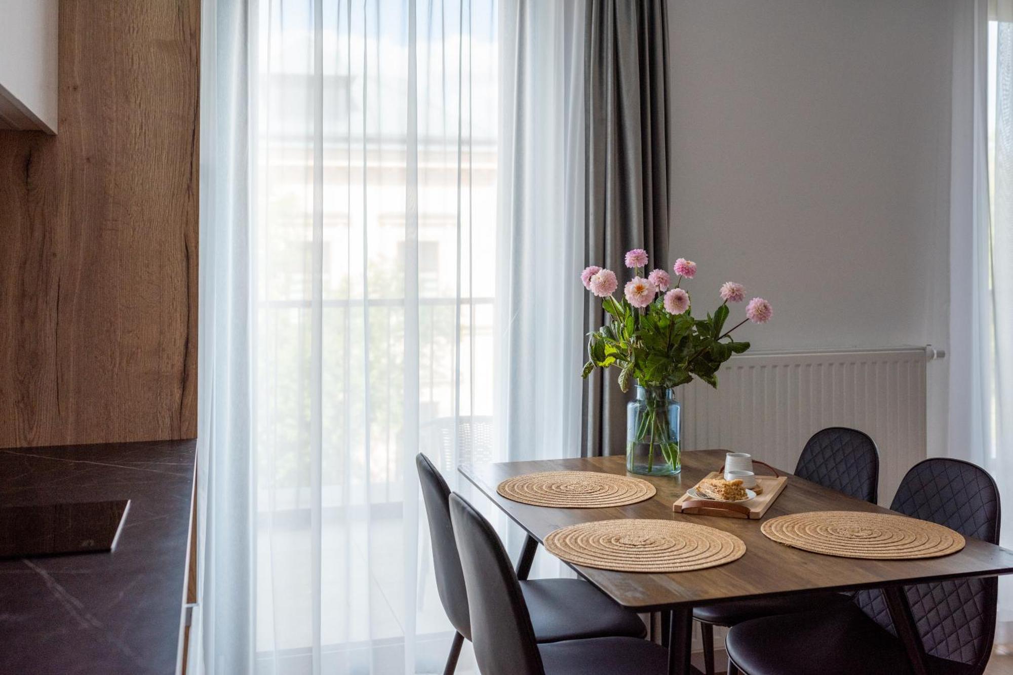 Inpoint Spacious Near Main Square & Kazimierz District Apartment Krakow